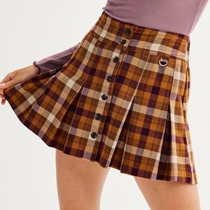 Junior’s SO Button Front Pleated Skirt Brown Plaid